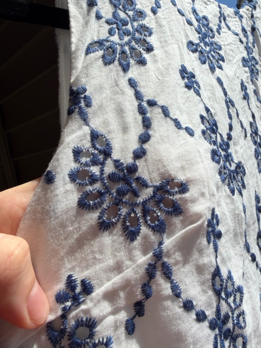 🆕🫐 AQUA Bloomingdale’s Exclusive Embroidered Dress Ivory Navy Floral Hem XL Boho - Picture 17 of 17